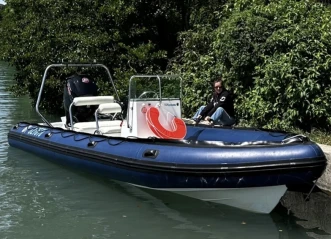 Yacht charter Aix-les-Bains - Zeppelin Zeppelin Command 22 VPRO on SamBoat