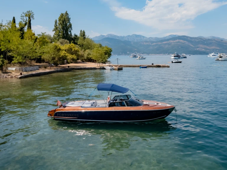 Charter a  Motorboat in Portonovi on Samboat