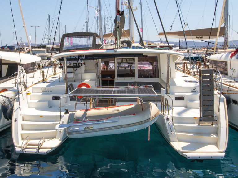 Catamaran hire in Lávrio - Lagoon Lagoon 400 S2