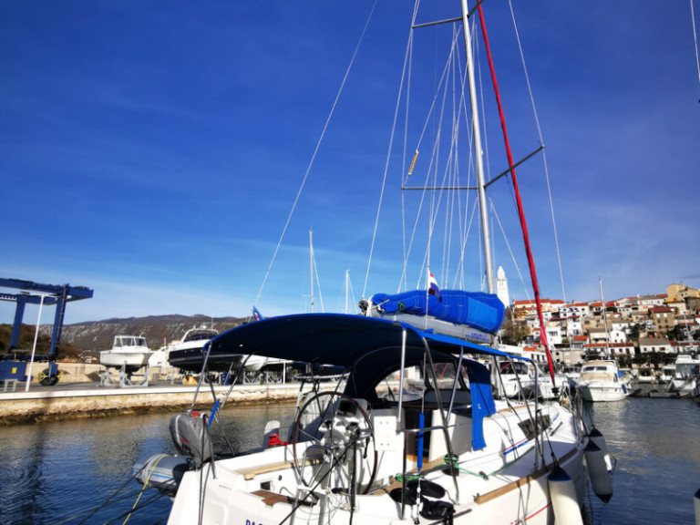 Sailboat to hire Biograd na Moru at the best price