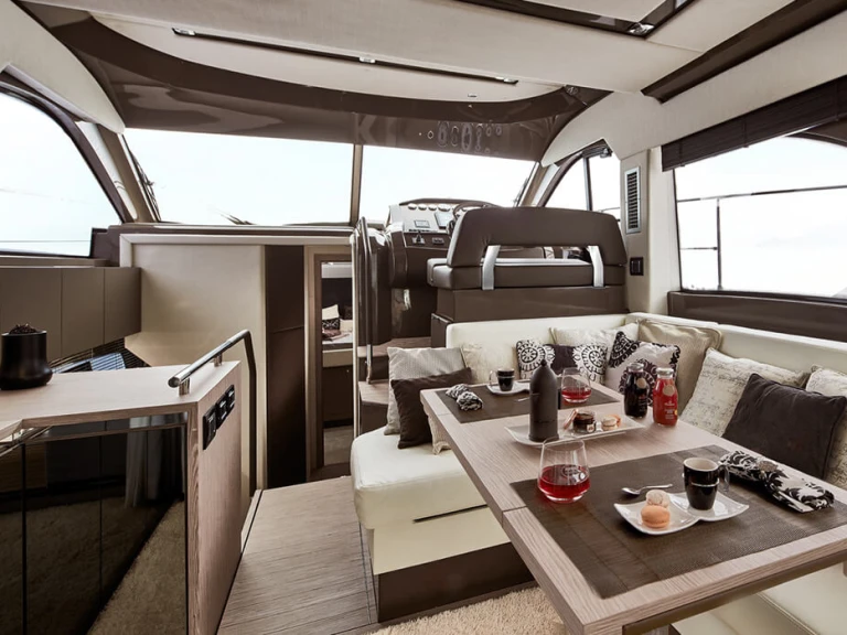 Charter a Sessa Marine Sessa Fly 42 - 2 cab. in Šibenik on Samboat