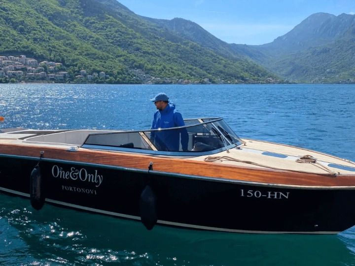 Hire a  Motorboat Portonovi