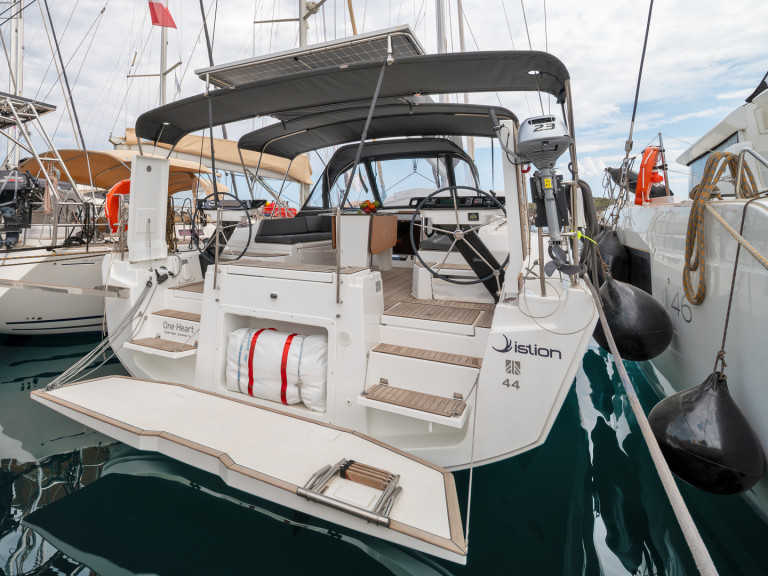 Hire Sailboat Dufour with a boat licence