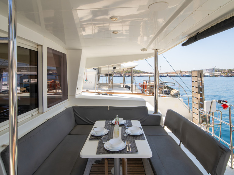 Hire Catamaran with or without skipper Lagoon Lávrio