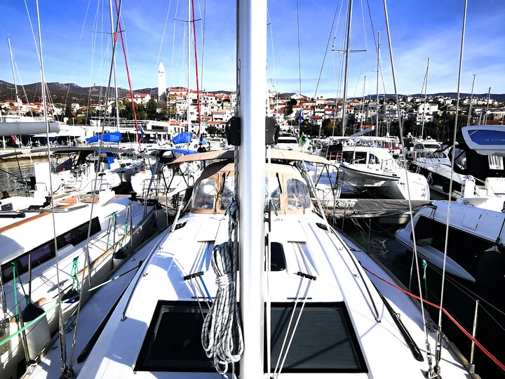 Hire a Elan Impression 45 Biograd na Moru