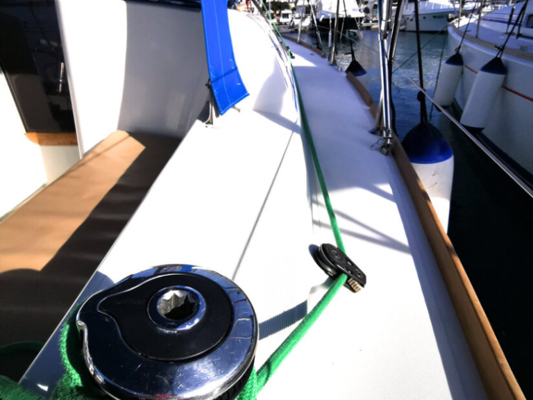 Charter a Jeanneau Sun Odyssey 33i in Biograd na Moru on Samboat