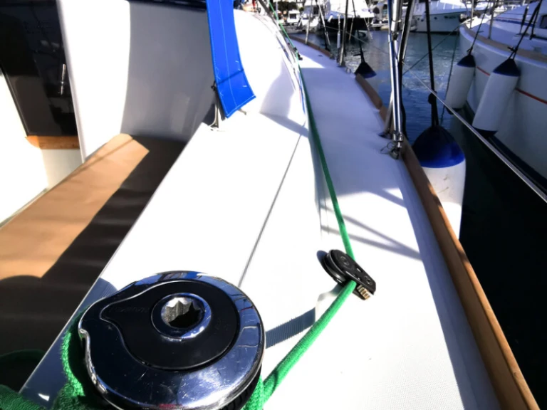 Charter a Jeanneau Sun Odyssey 33i in Biograd na Moru on Samboat