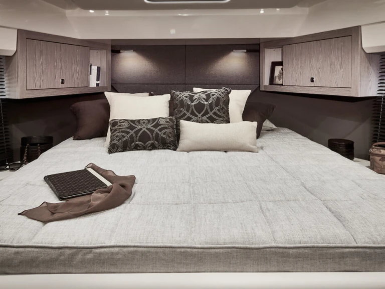 Yacht charter Šibenik - Sessa Marine Sessa Fly 42 - 2 cab. on SamBoat