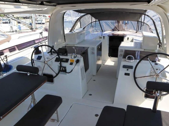 Yacht charter Néa Péramos - Jeanneau Sun Loft 47 on SamBoat