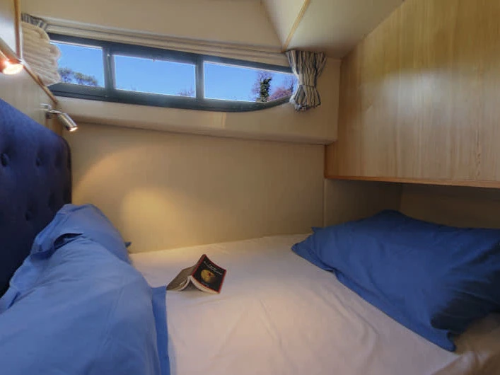 Motorboat to hire Fontenoy-le-Château at the best price