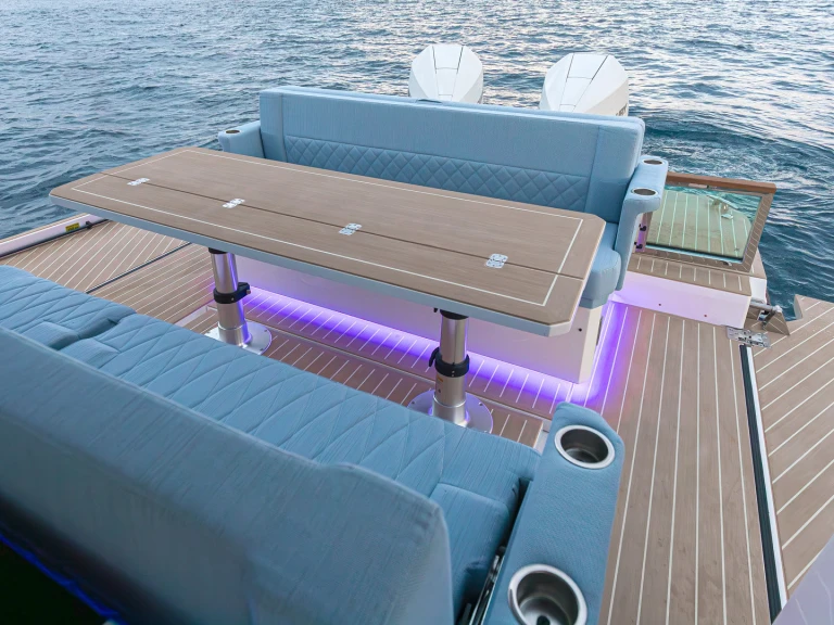 Hire Motorboat Saxdor with a boat licence