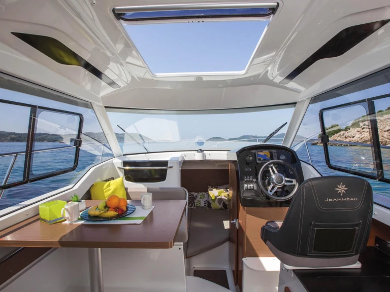 Motorboat hire in Trogir - Jeanneau Merry Fisher 795