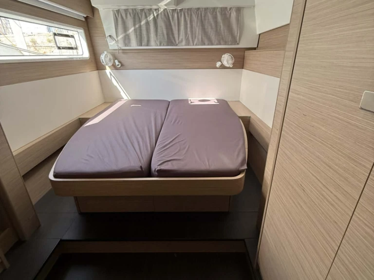 Catamaran hire in Préveza - Lagoon Lagoon 43