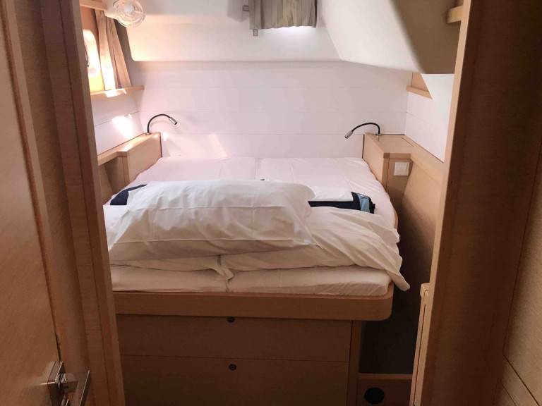 Lagoon Lagoon 450 F charter bareboat or skippered in  San Teodoro