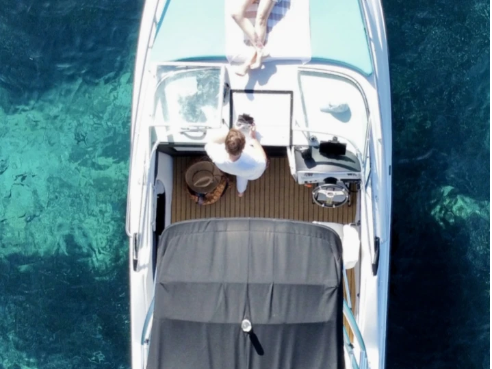 Hire Motorboat with or without skipper Crownline Port de Cannes Marina
