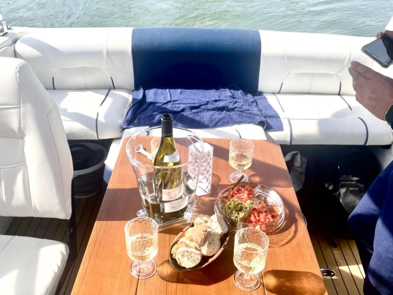 Motorboat to hire Port de Cannes Marina at the best price