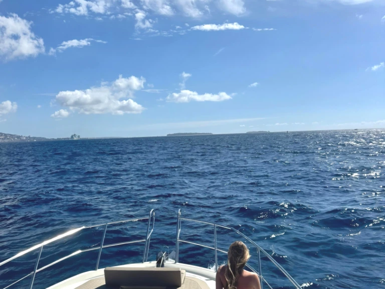 Luxury Yacht hire in Mandelieu-la-Napoule - Galeon Galeon 420 Fly