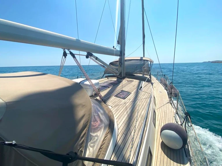 Hire a Bavaria Bavaria 45 Cruiser Sitges