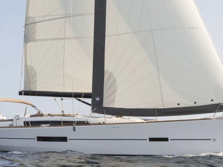 Hire a Dufour Dufour 520 Grand Large La Seyne-sur-Mer