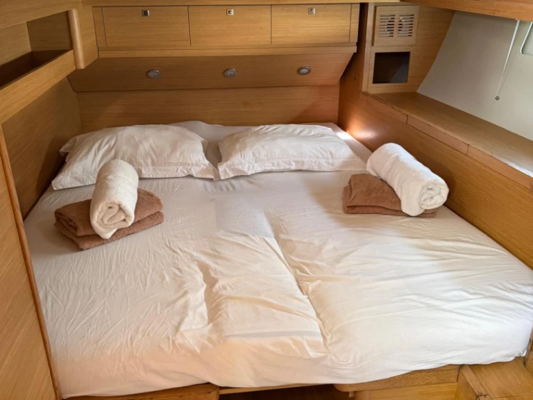 Sailboat hire in La Seyne-sur-Mer - Dufour Dufour 520 Grand Large