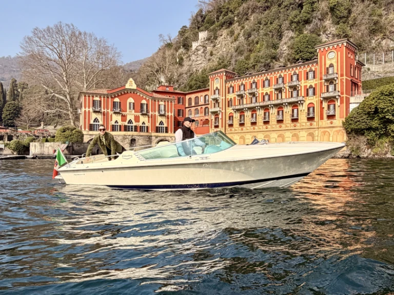 Hire a Colombo super indios 21 Como (City)