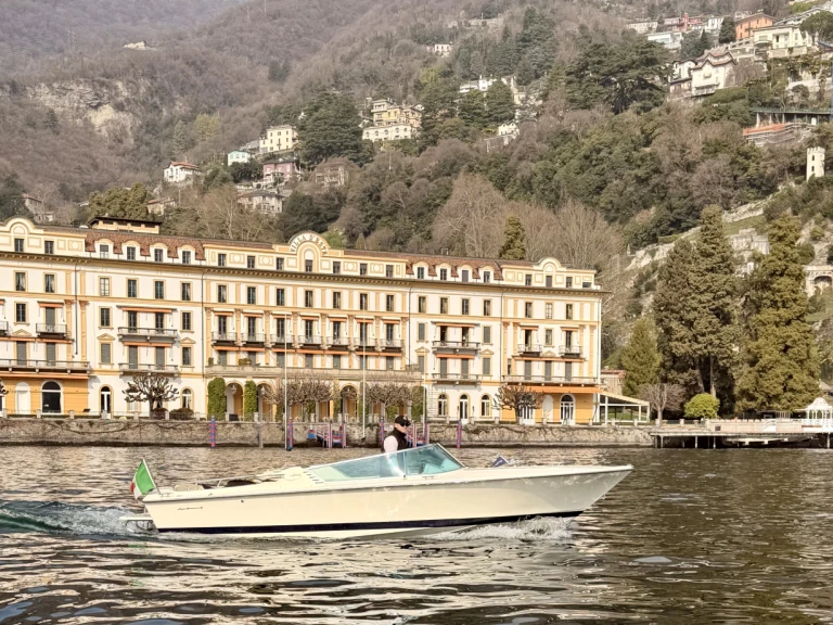 Yacht hire Como (City) cheap super indios 21