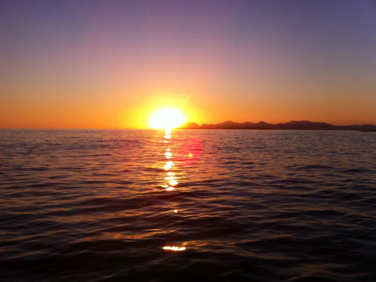 Hire Motorboat with or without skipper Jeanneau Antibes