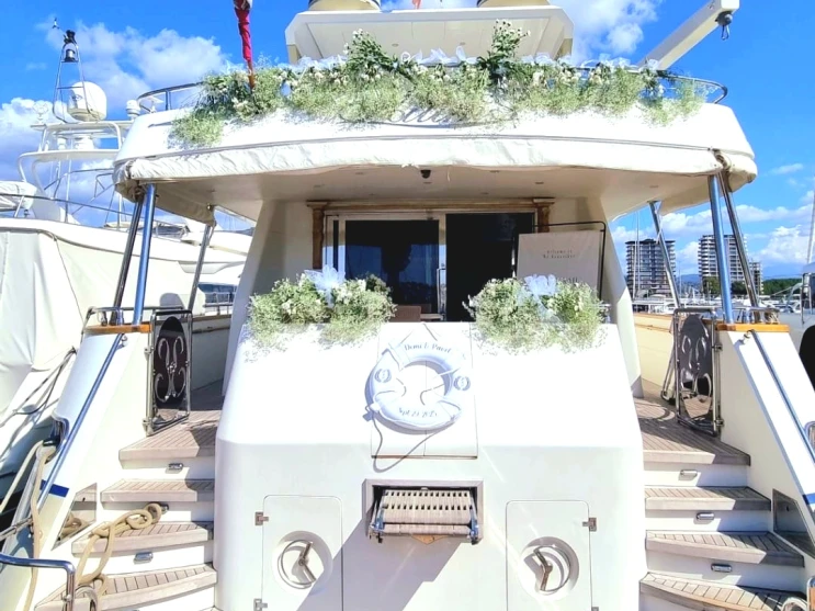 Luxury Yacht hire in Amalfi Coast - Versilcraft Falcon80