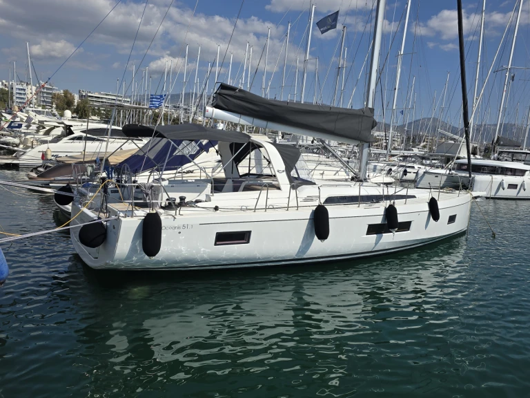 Yacht hire Alimos cheap Oceanis 51.1