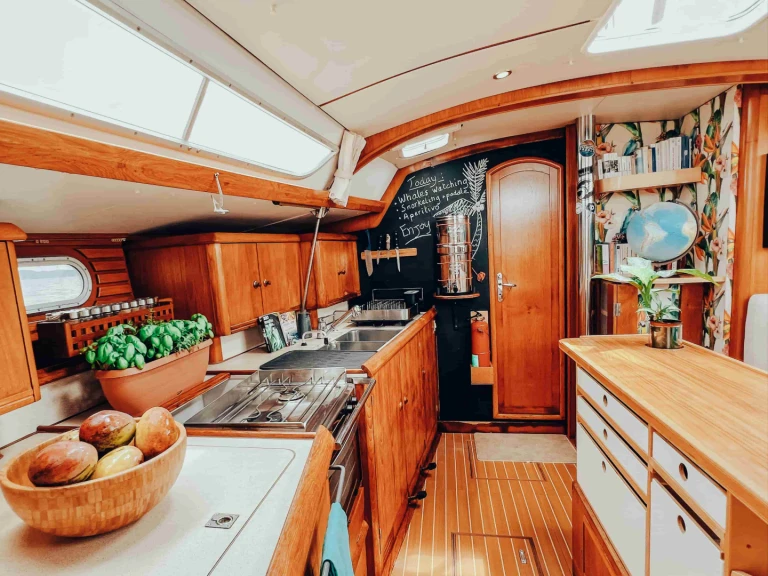 Sailboat to hire Port Denarau Marina at the best price