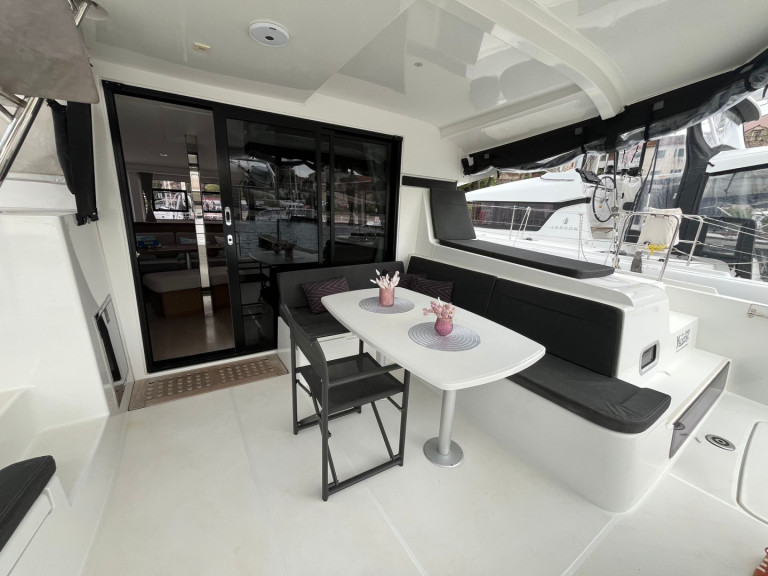 Hire a Lagoon Lagoon 42 Šibenik