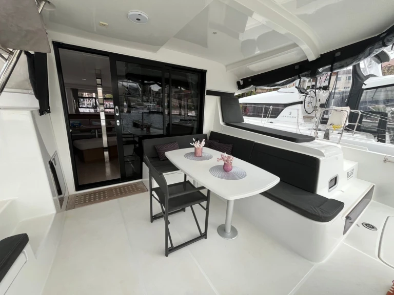 Hire a Lagoon Lagoon 42 Šibenik