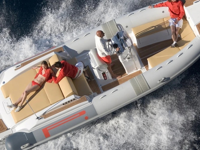 RIB hire in Porto Rotondo - Pirelli 7.70