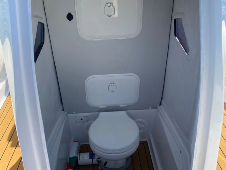 Charter a Original 8.20 in Porto Rotondo on Samboat