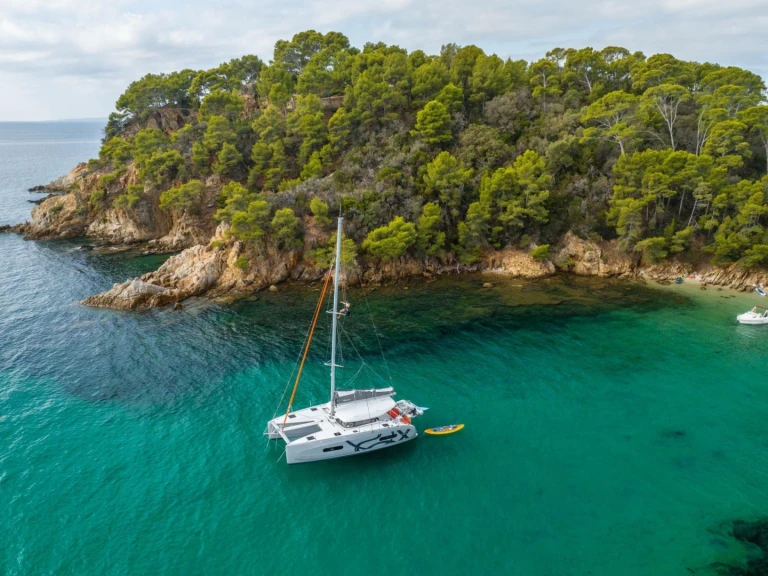 Hire Catamaran Bénéteau with a boat licence