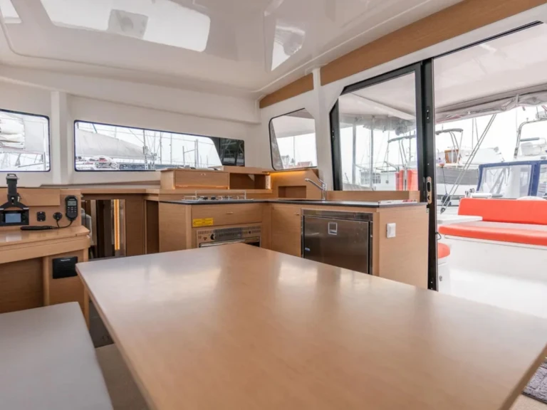 Yacht hire Marseille cheap Excess 11