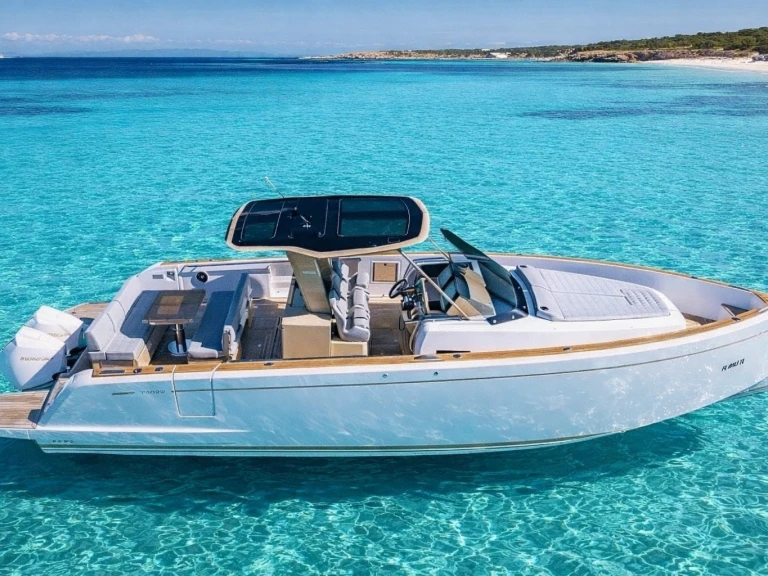 Yacht charter Ibiza Town - Pardo Yachts Pardo 38 on SamBoat