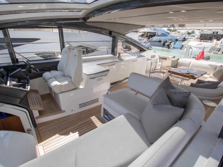 Yacht charter Marina Botafoch - Princess Princess V58 on SamBoat