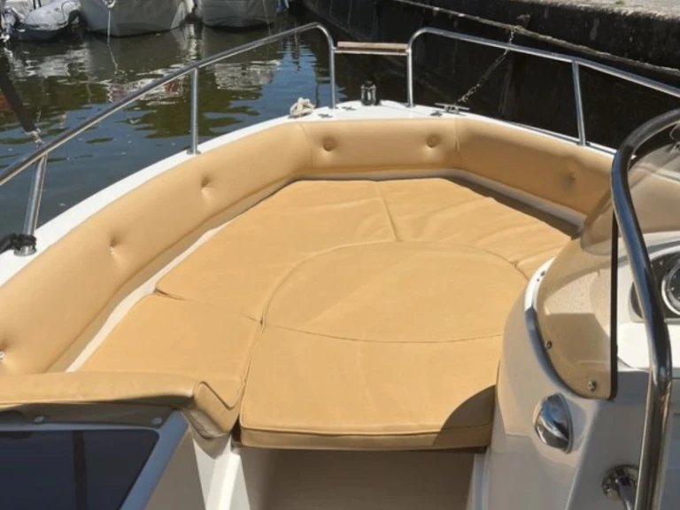 Hire a Cantiere Nautico Trimarchi AS MARINE 590  Carnon-Plage