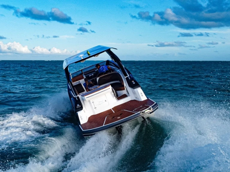 Hire Motorboat NX Boats with a boat licence