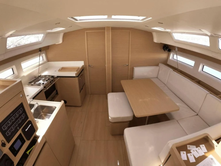 Yacht charter Olbia - Jeanneau Sun Odyssey 490 on SamBoat