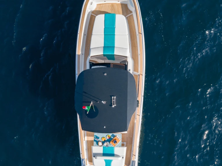 Motorboat hire in Piano di Sorrento - italyure Italyure 35