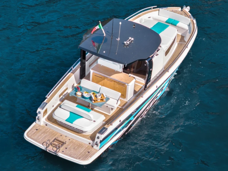 Motorboat to hire Piano di Sorrento at the best price