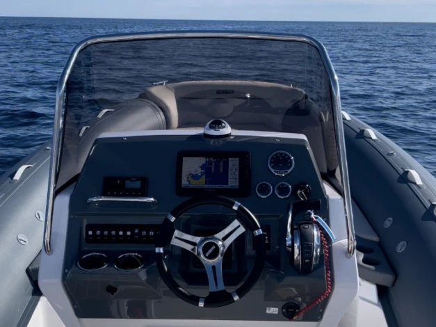 Hire RIB Salpa with a boat licence
