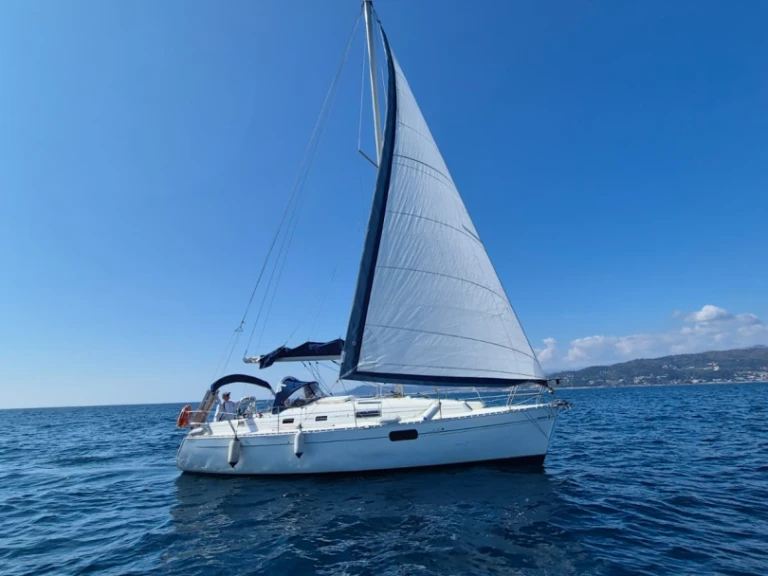 Yacht hire Andora cheap Oceanis 321