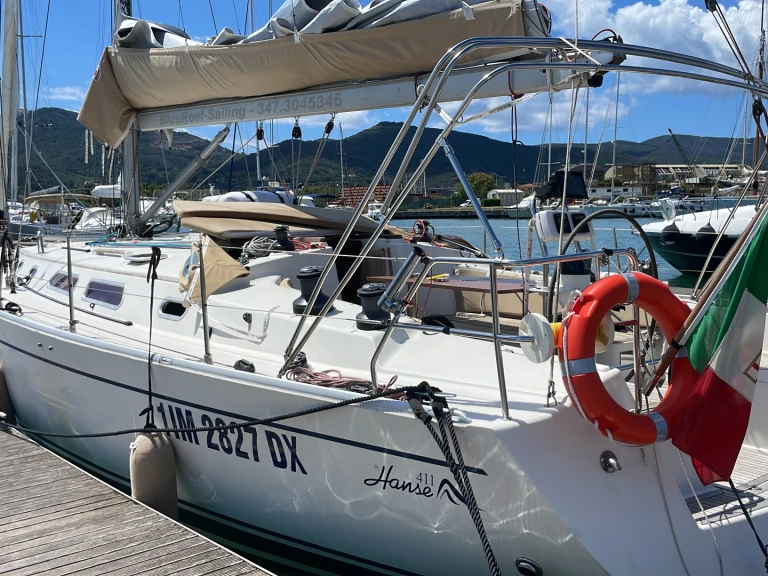 Sailboat to hire Genova at the best price