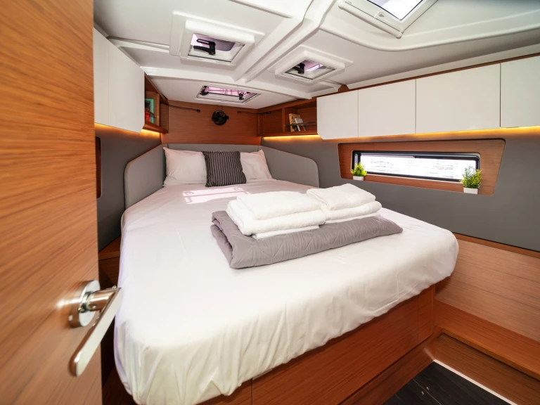 Yacht hire Alimos cheap Dufour 41