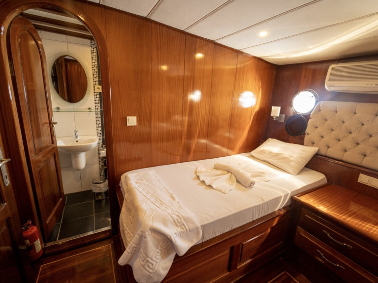 Hire a  Gulet Queen Lila Fethiye