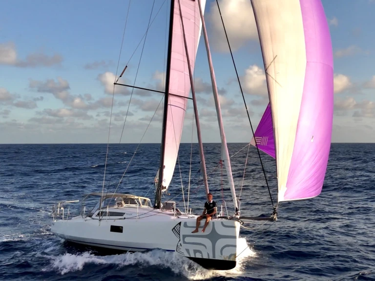 Sailboat to hire Hiva-Oa at the best price