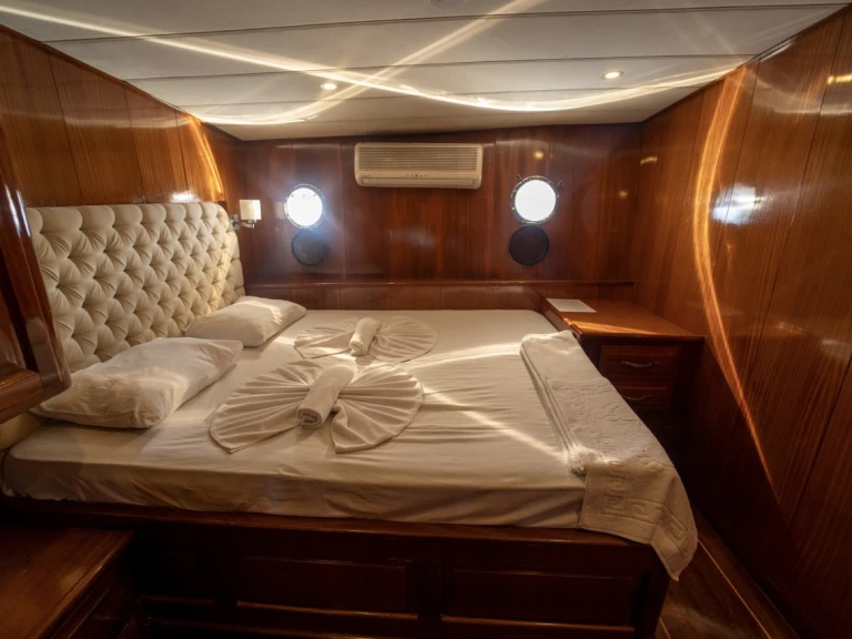 Hire a  Gulet Queen Lila Fethiye